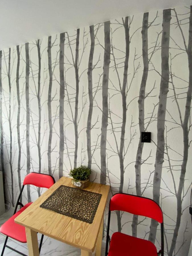 Night Host Robotnicza Apartment Вроцлав Екстериор снимка